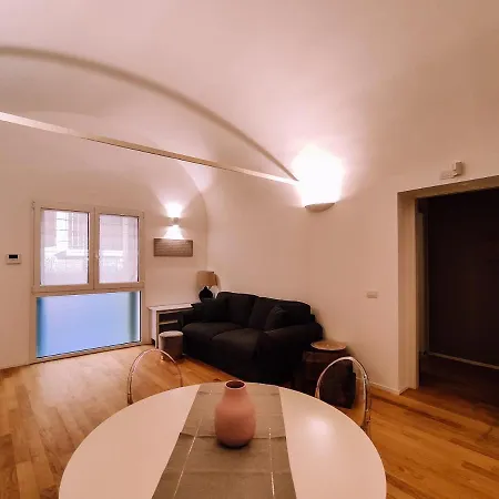 Apartment Elegante Alle Due Torri By Wonderful Italy